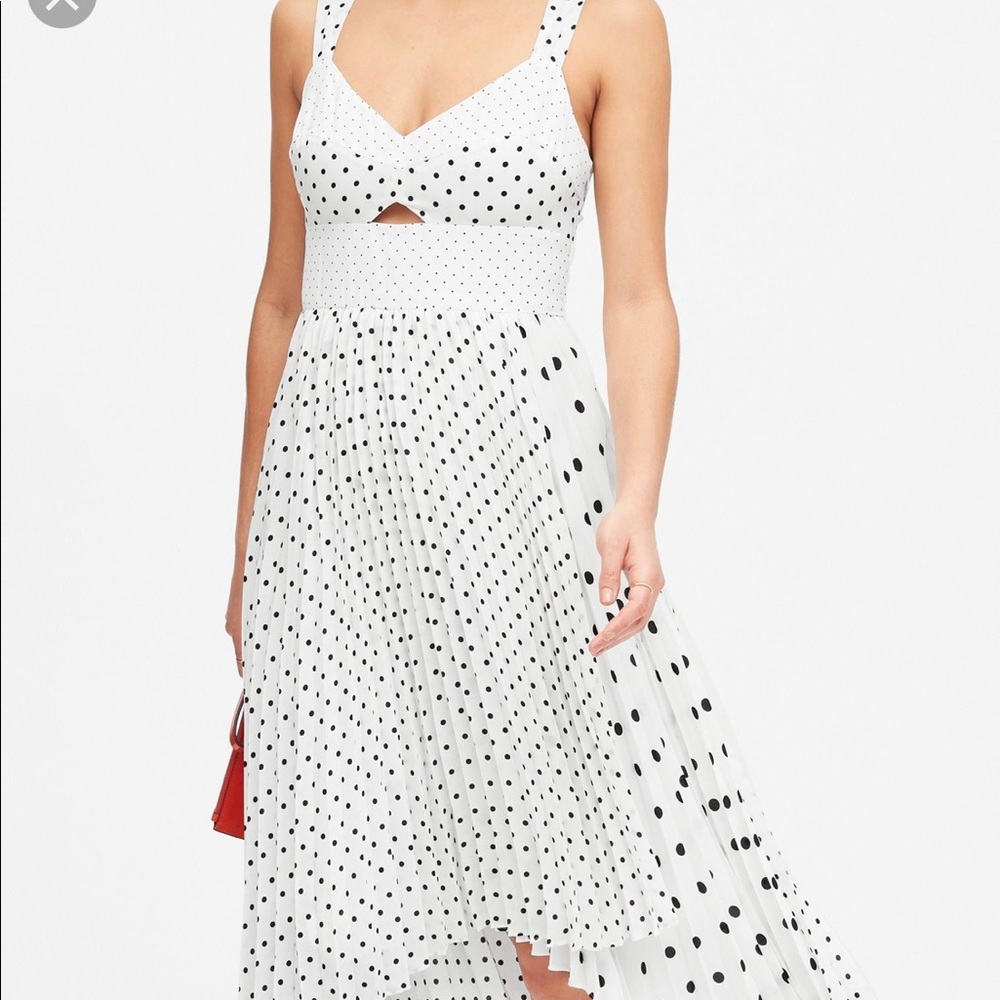 NWT Sweetheart pleated Midi dress